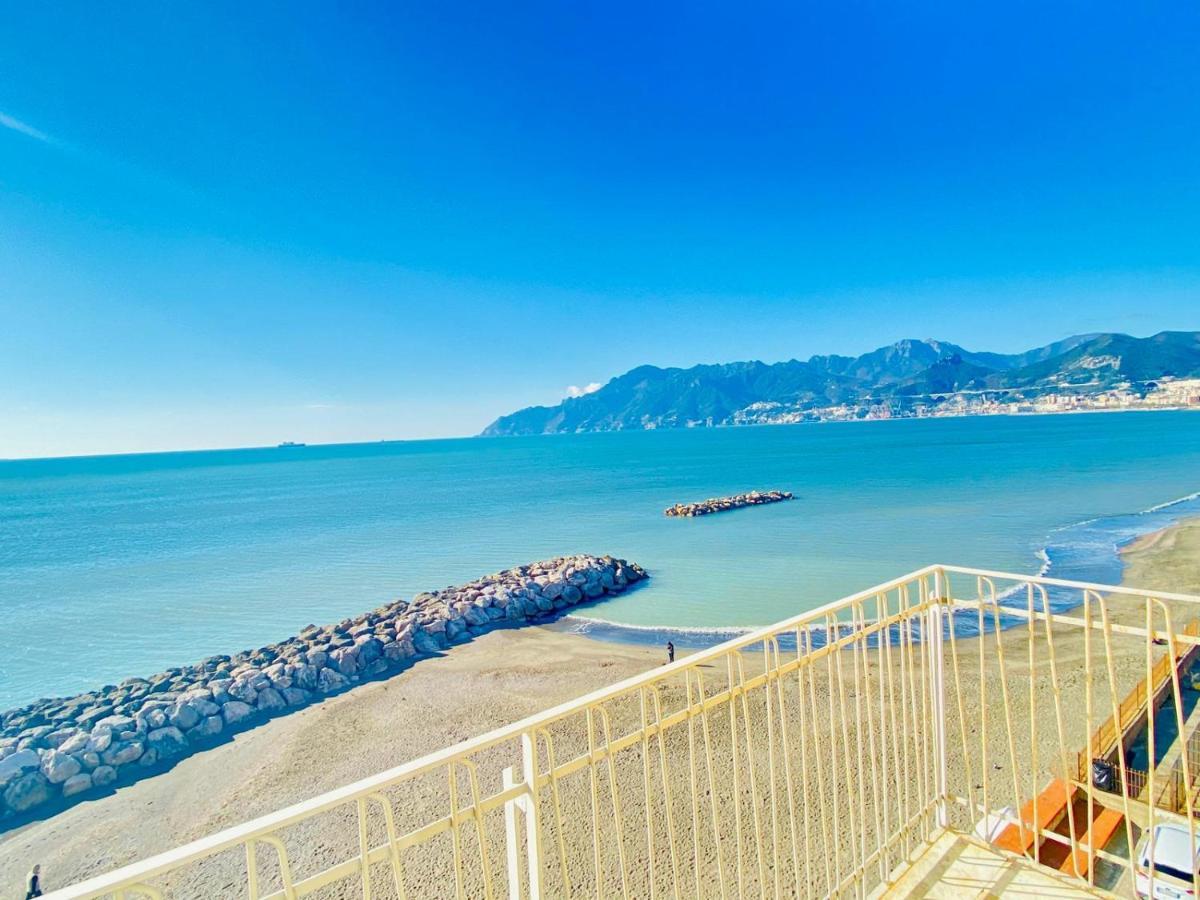 Sea View Apartment 5 Mt From The Beach Salerno Exterior foto