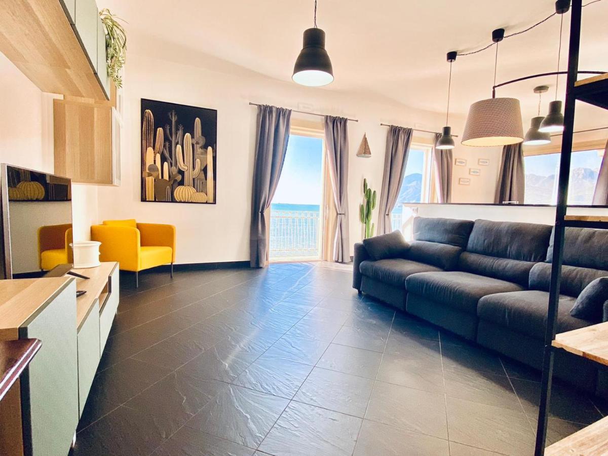 Sea View Apartment 5 Mt From The Beach Salerno Exterior foto