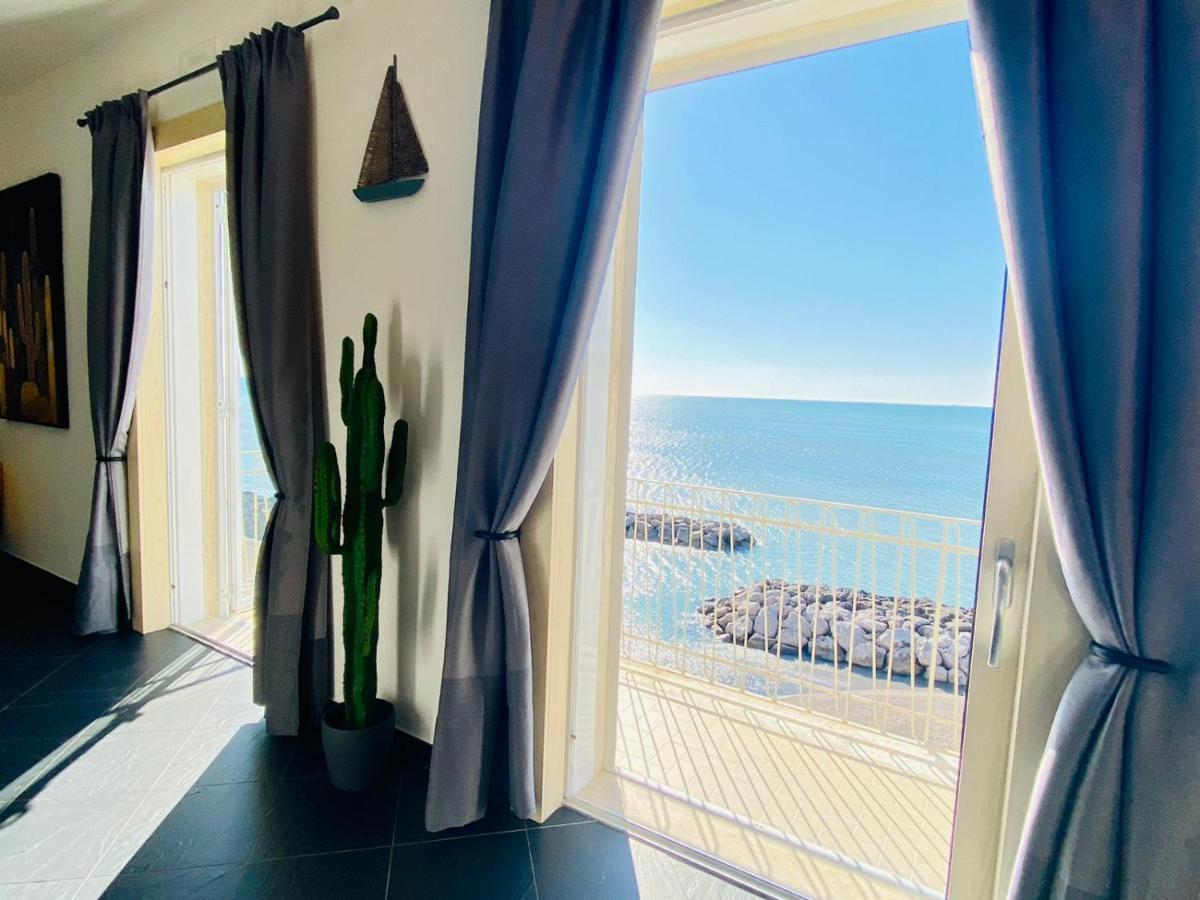 Sea View Apartment 5 Mt From The Beach Salerno Exterior foto
