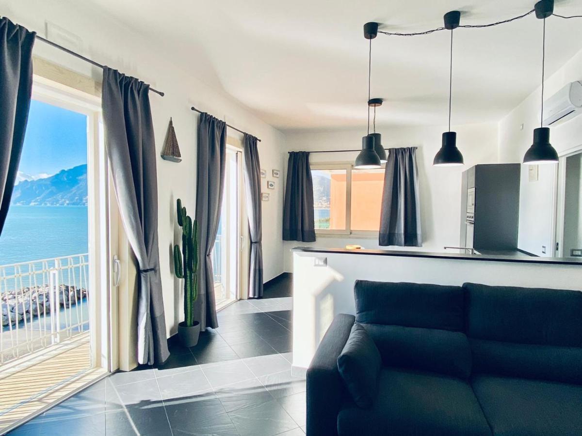 Sea View Apartment 5 Mt From The Beach Salerno Exterior foto