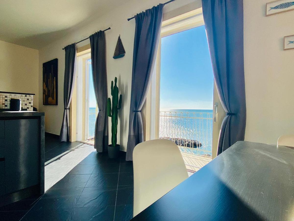 Sea View Apartment 5 Mt From The Beach Salerno Exterior foto