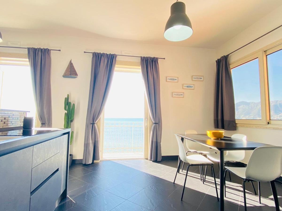 Sea View Apartment 5 Mt From The Beach Salerno Exterior foto