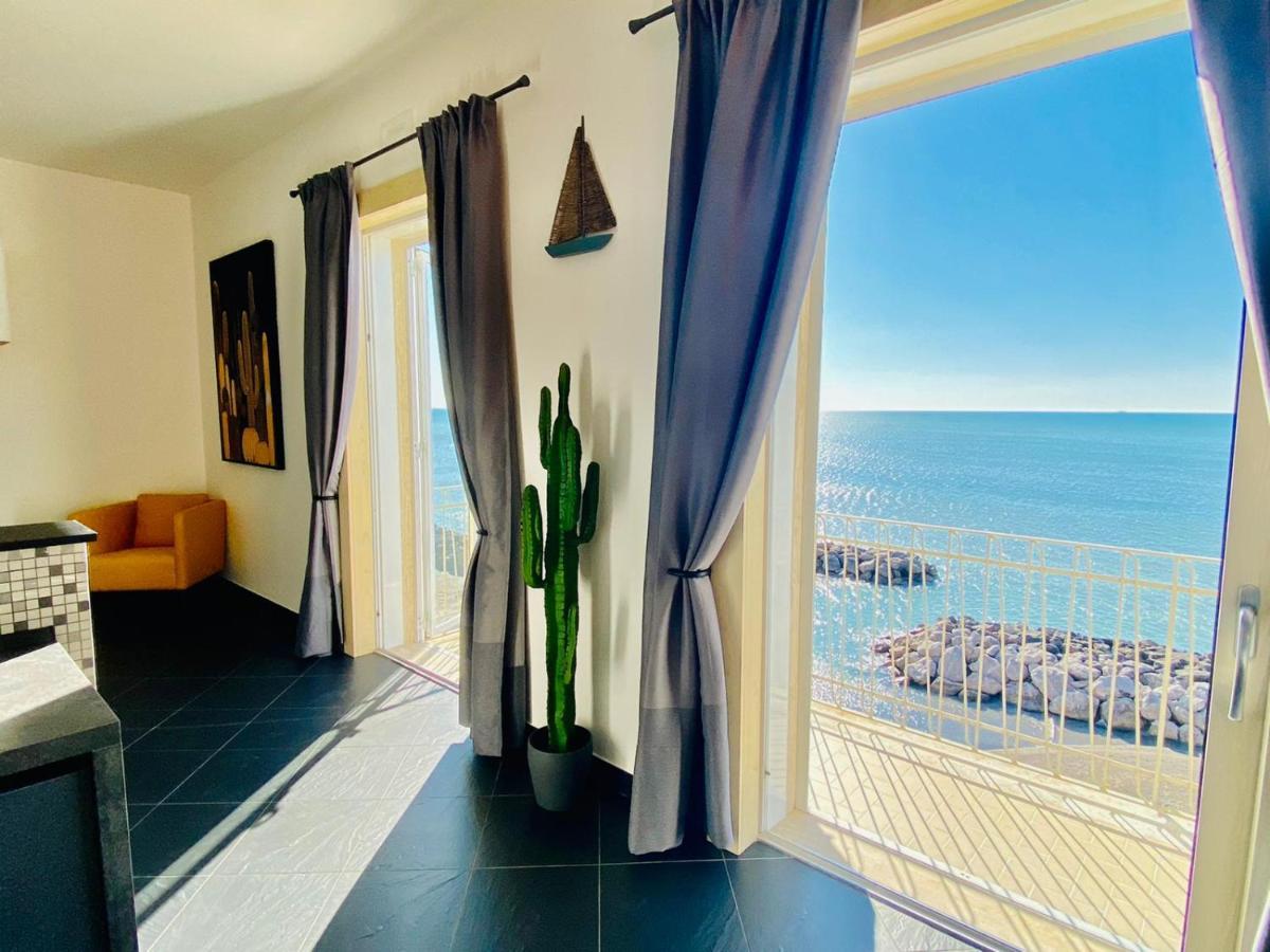 Sea View Apartment 5 Mt From The Beach Salerno Exterior foto